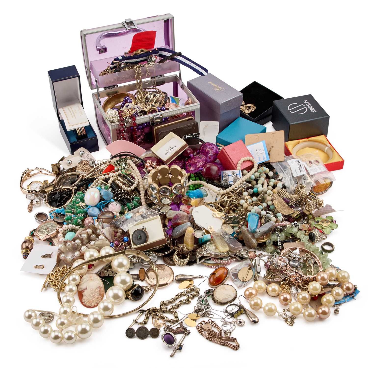 A LARGE QUANTITY OF COSTUME JEWELLERY