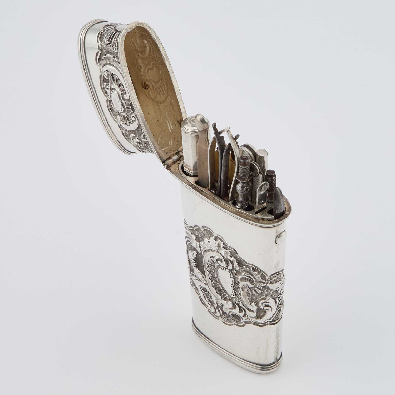 A MID-18TH CENTURY SILVER ETUI - Image 4 of 4