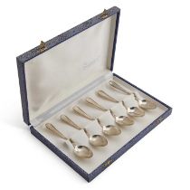 A SET OF SIX ITALIAN 800 GRADE SILVER TEASPOONS