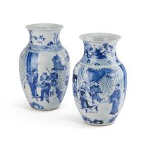 A NEAR PAIR OF 19TH CENTURY CHINESE BLUE AND WHITE VASES