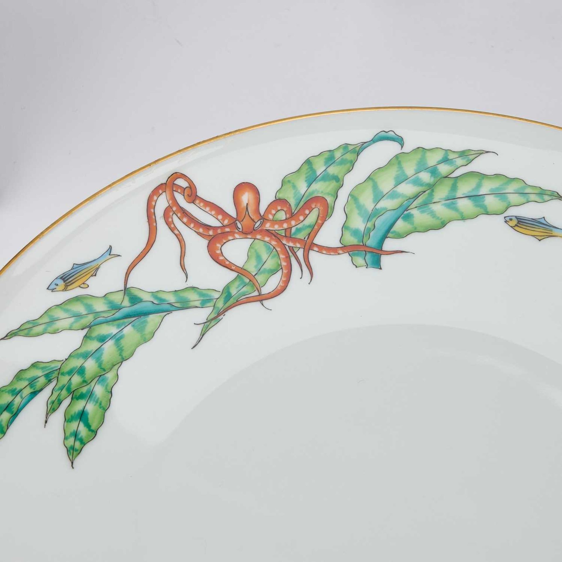 A HEINRICH FISH PATTERN DINNER SERVICE - Image 7 of 8