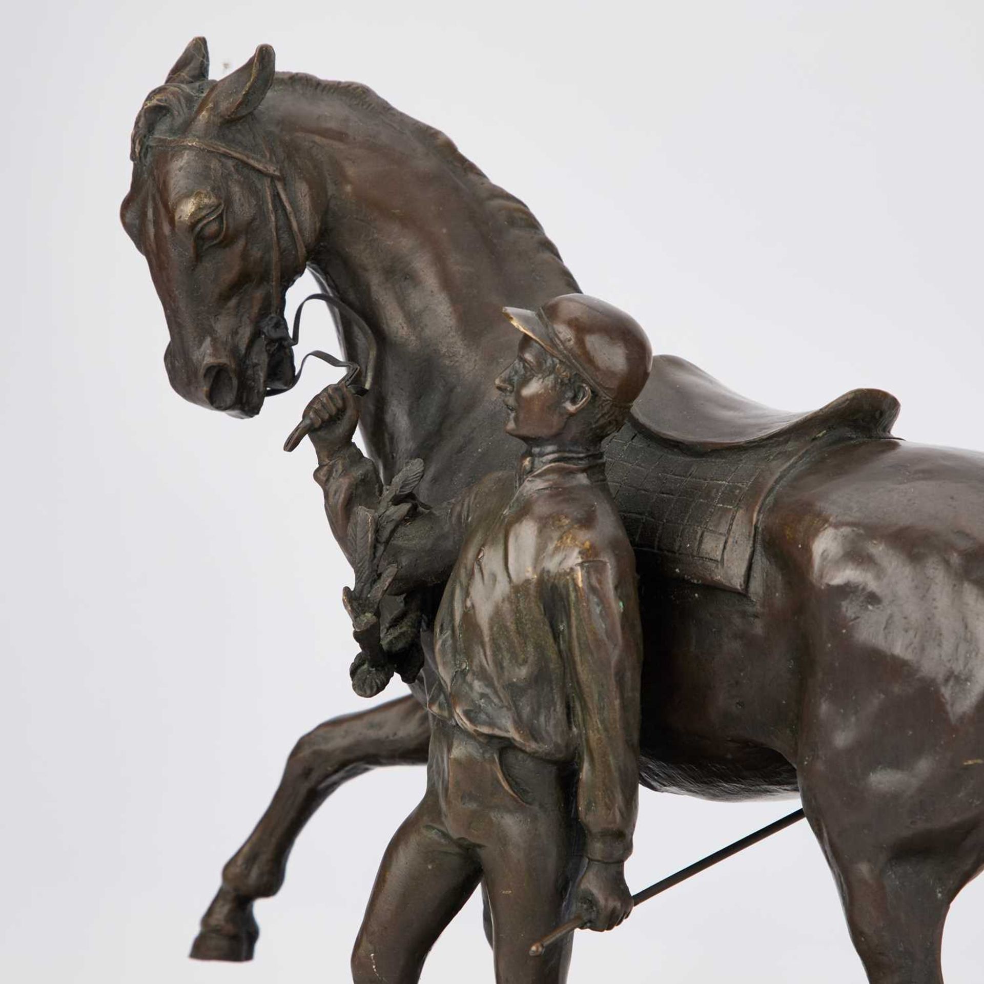AFTER PIERRE JULES MÈNE (FRENCH, 1810-1879), 'VAINQUEUR', A PATINATED BRONZE EQUESTRIAN GROUP - Image 2 of 4