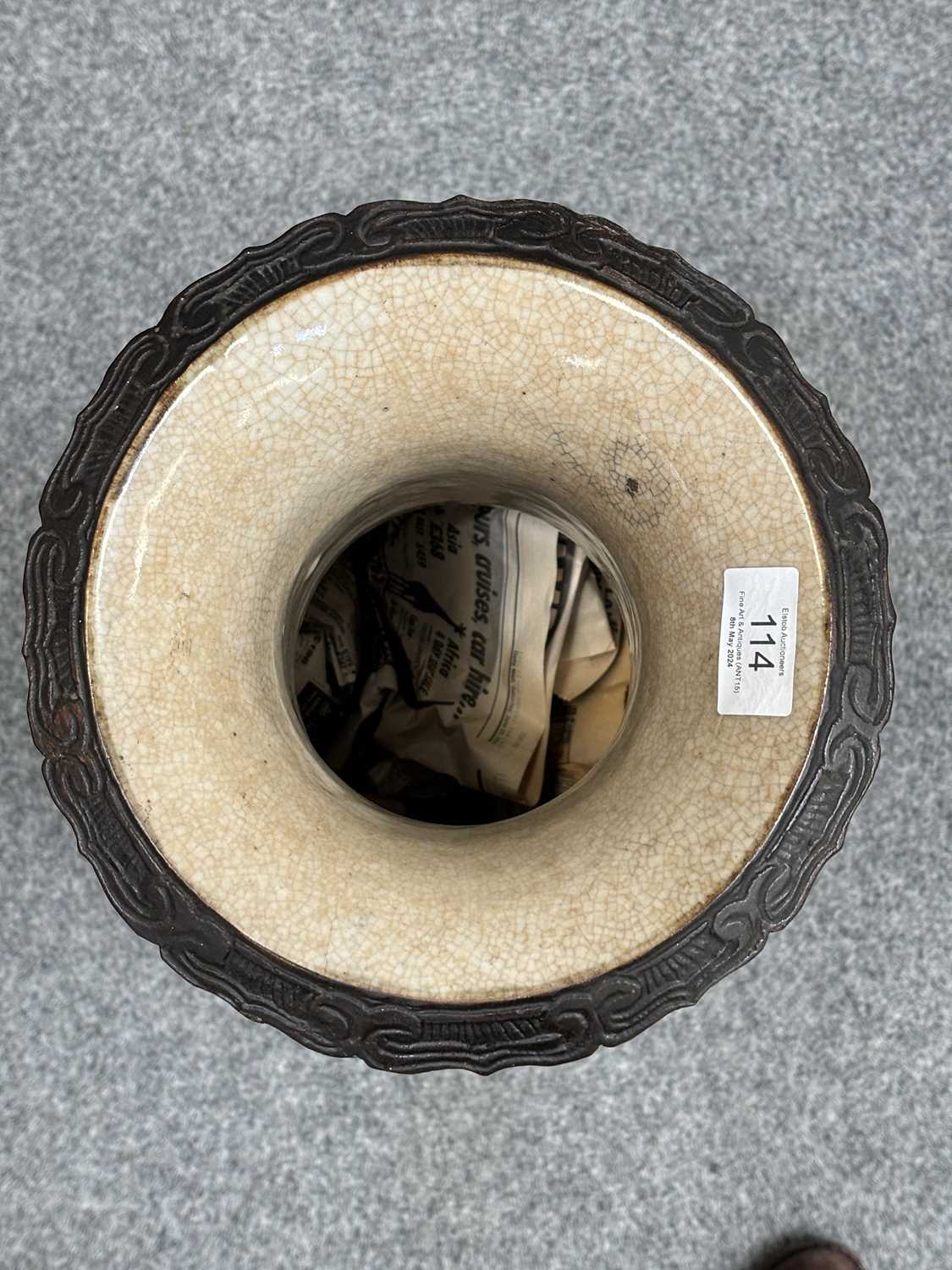 A LARGE CHINESE CRACKLE GLAZE VASE - Image 8 of 10