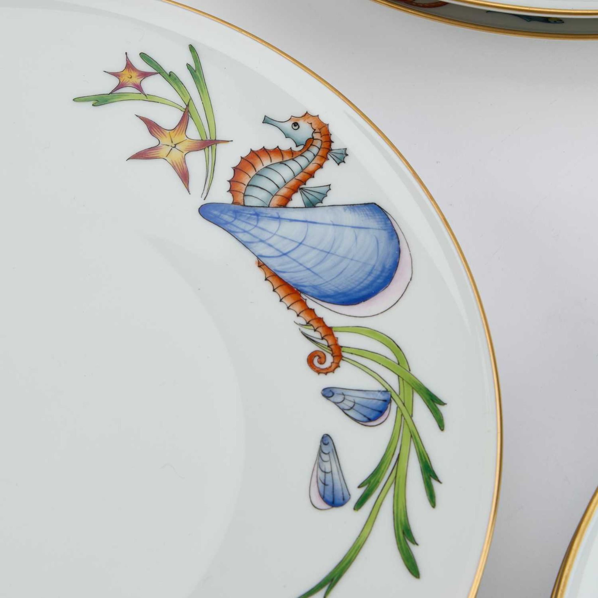 A HEINRICH FISH PATTERN DINNER SERVICE - Image 6 of 8