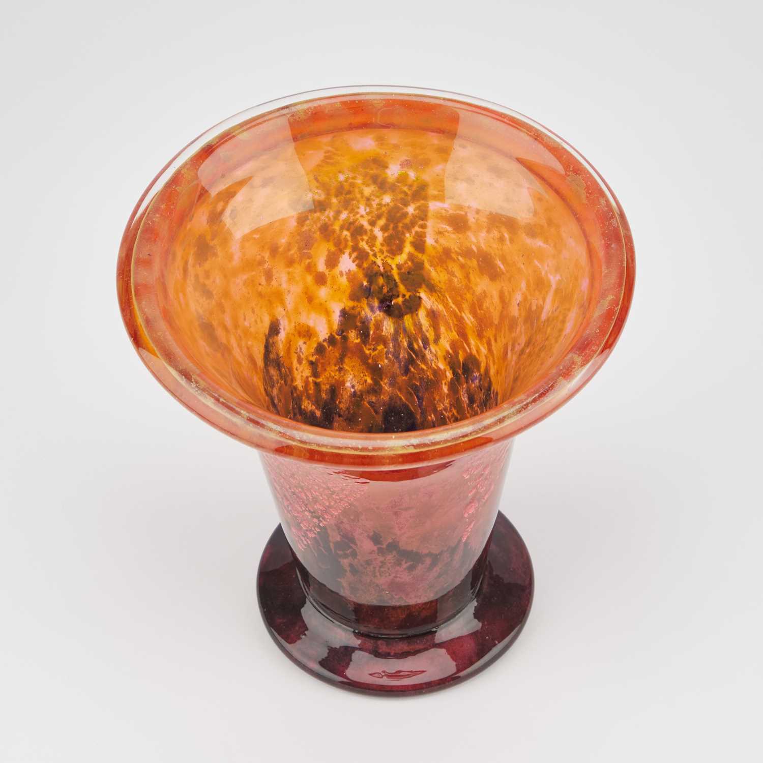 A DAUM GLASS VASE, CIRCA 1922 - Image 2 of 3