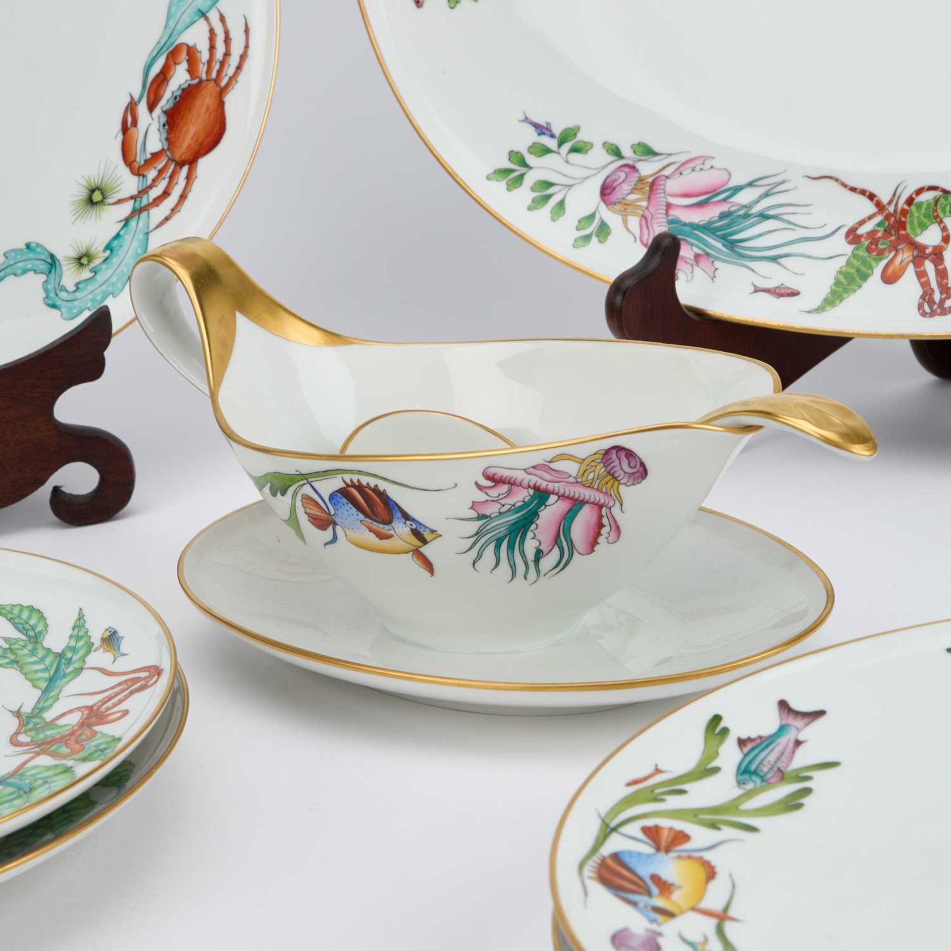 A HEINRICH FISH PATTERN DINNER SERVICE - Image 2 of 8