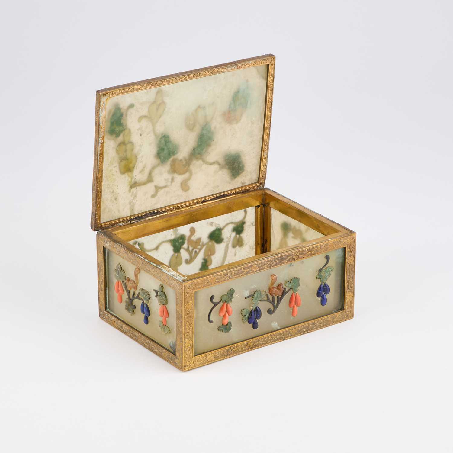 A CHINESE JADE AND SEMI-PRECIOUS STONE MOUNTED BOX, EARLY 20TH CENTURY - Image 2 of 2