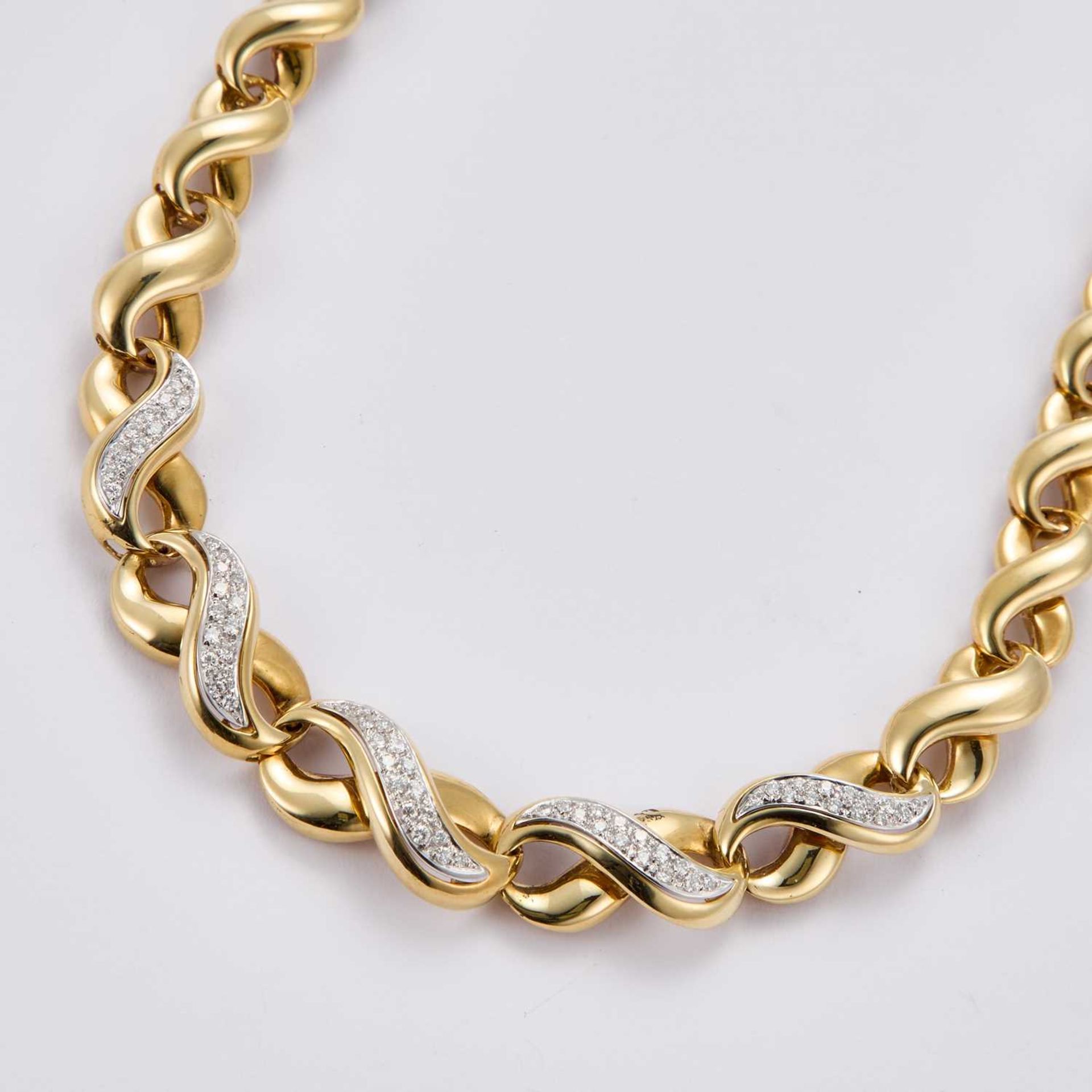 AN 18 CARAT GOLD AND DIAMOND NECKLACE - Image 2 of 2