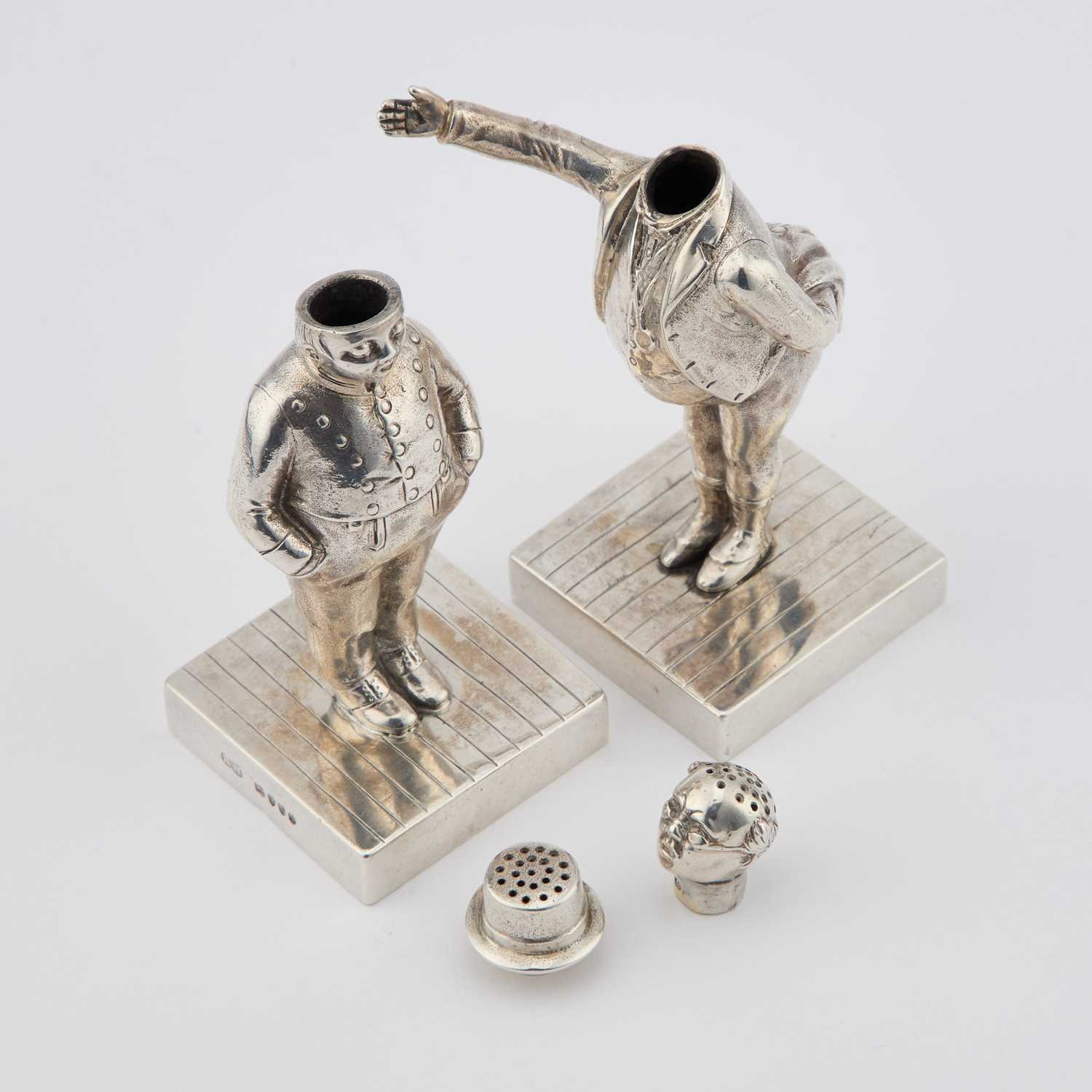 A PAIR OF VICTORIAN SILVER NOVELTY DICKENSIAN FIGURAL PEPPER POTS - Image 3 of 4