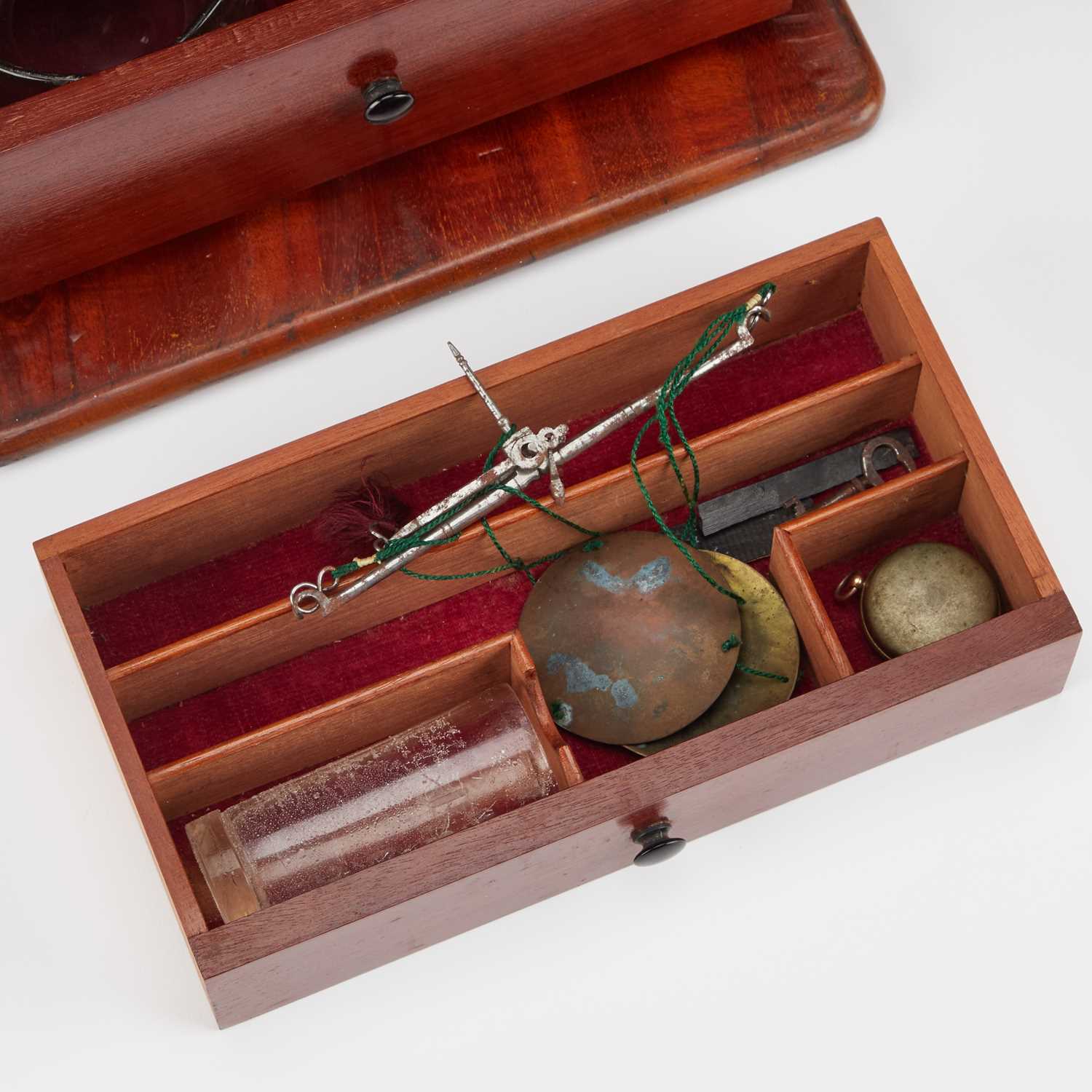 A GOOD VICTORIAN MAHOGANY APOTHECARY CABINET - Image 6 of 6