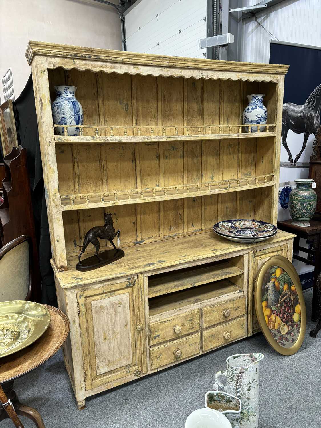 A 19TH CENTURY FRENCH PAINTED PINE DRESSER AND RACK - Image 9 of 11