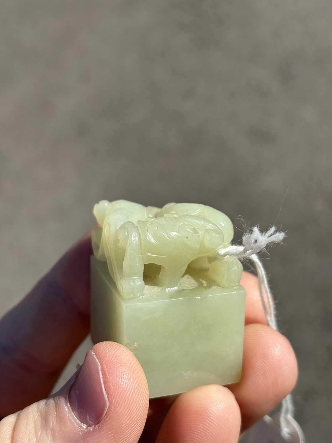 A CHINESE CELADON JADE 'CHILONG' SEAL - Image 7 of 8