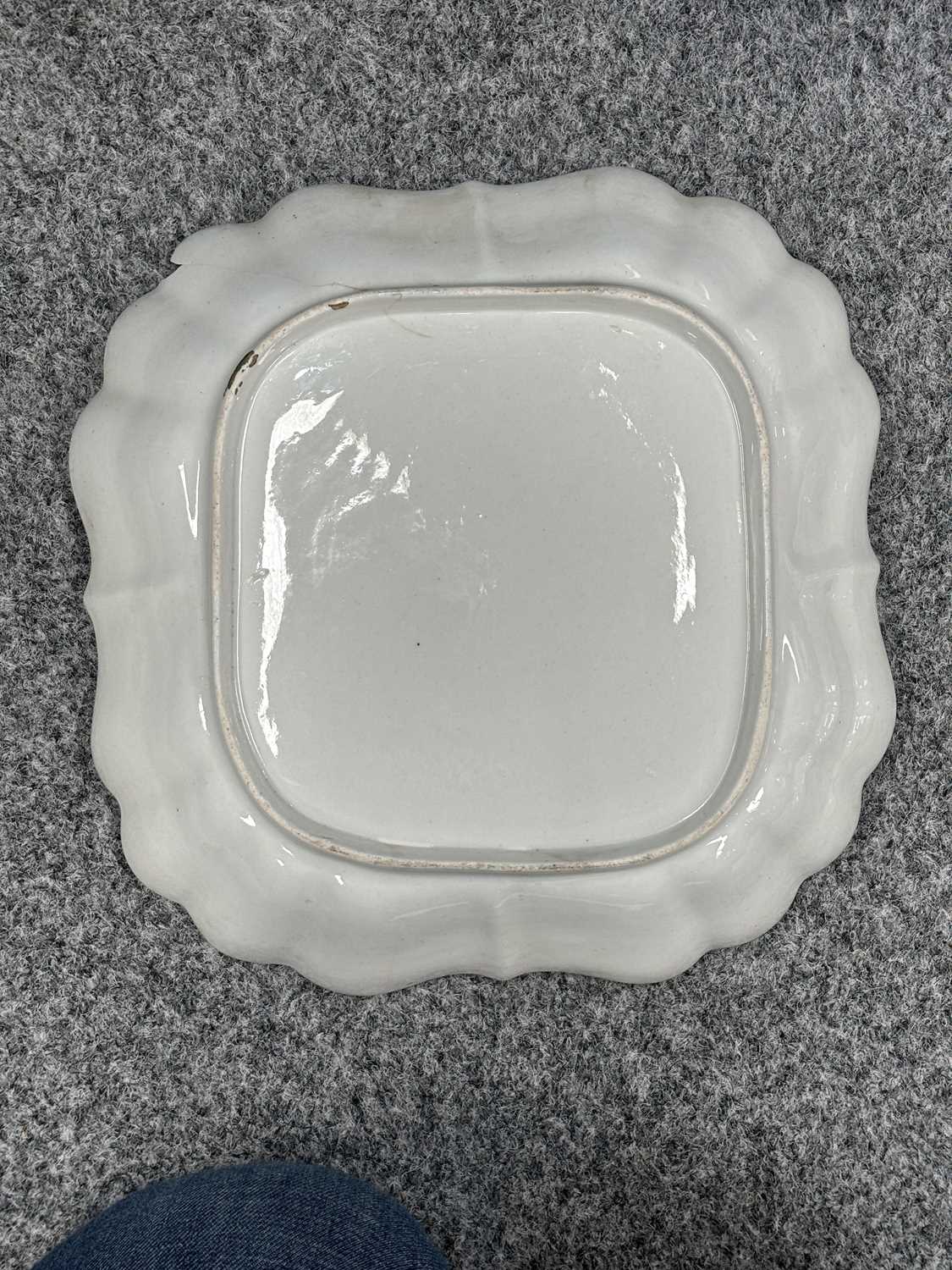 A 19TH CENTURY ENGLISH PARTIAL DESSERT SERVICE IN THE QUEEN CHARLOTTE PATTERN - Image 3 of 7