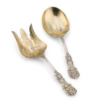 A FINE PAIR OF AMERICAN STERLING SILVER SALAD SERVERS