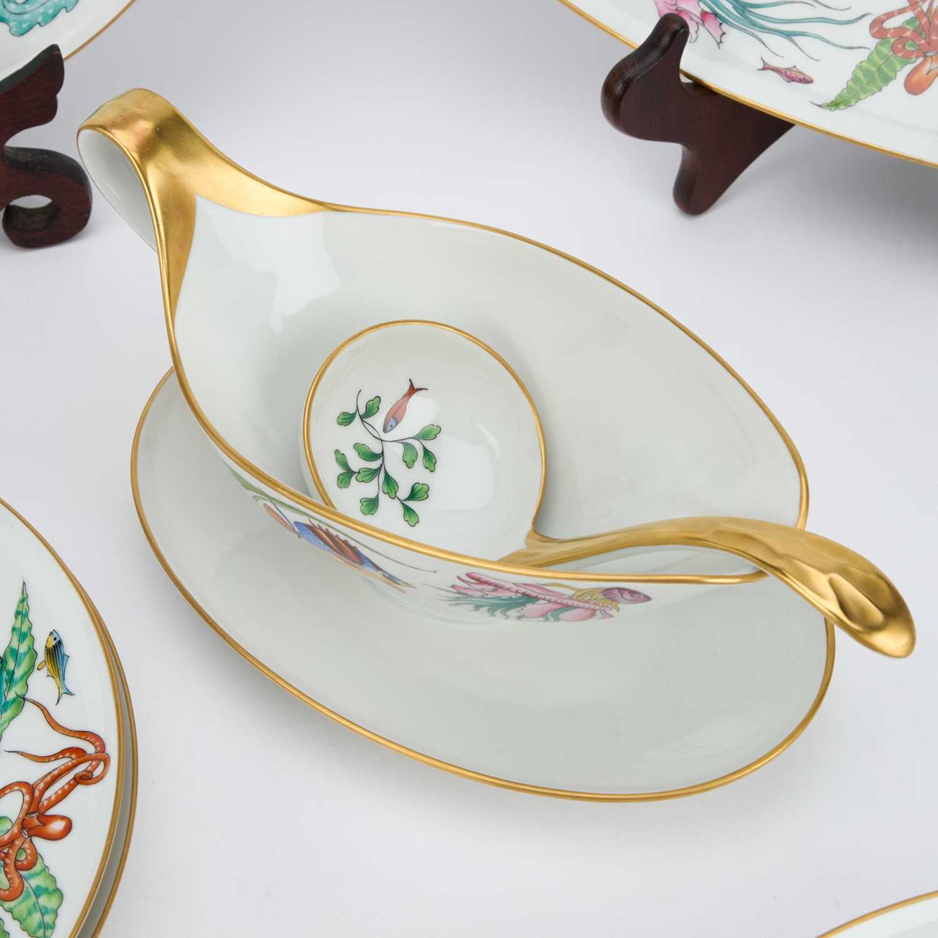 A HEINRICH FISH PATTERN DINNER SERVICE - Image 3 of 8