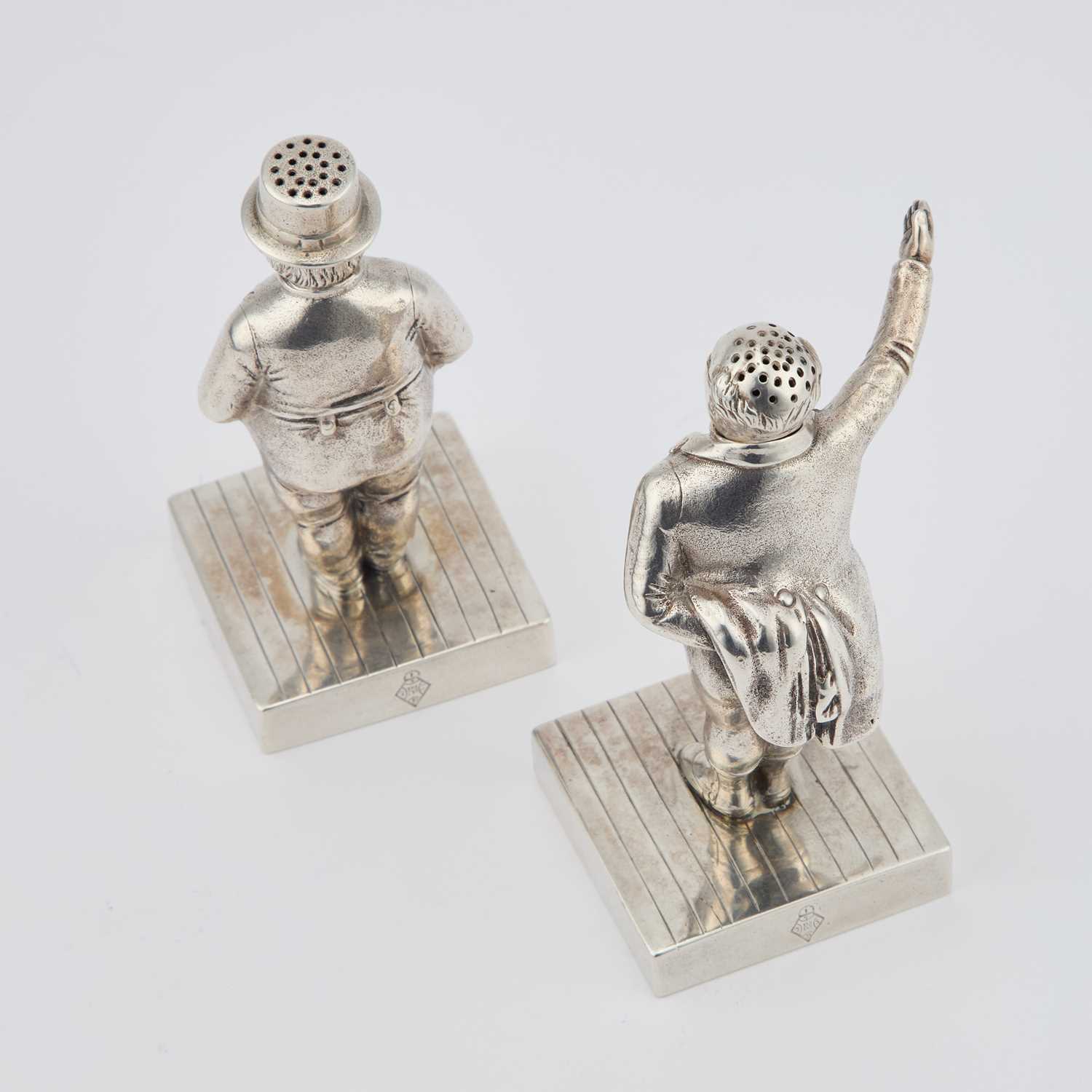 A PAIR OF VICTORIAN SILVER NOVELTY DICKENSIAN FIGURAL PEPPER POTS - Image 2 of 4