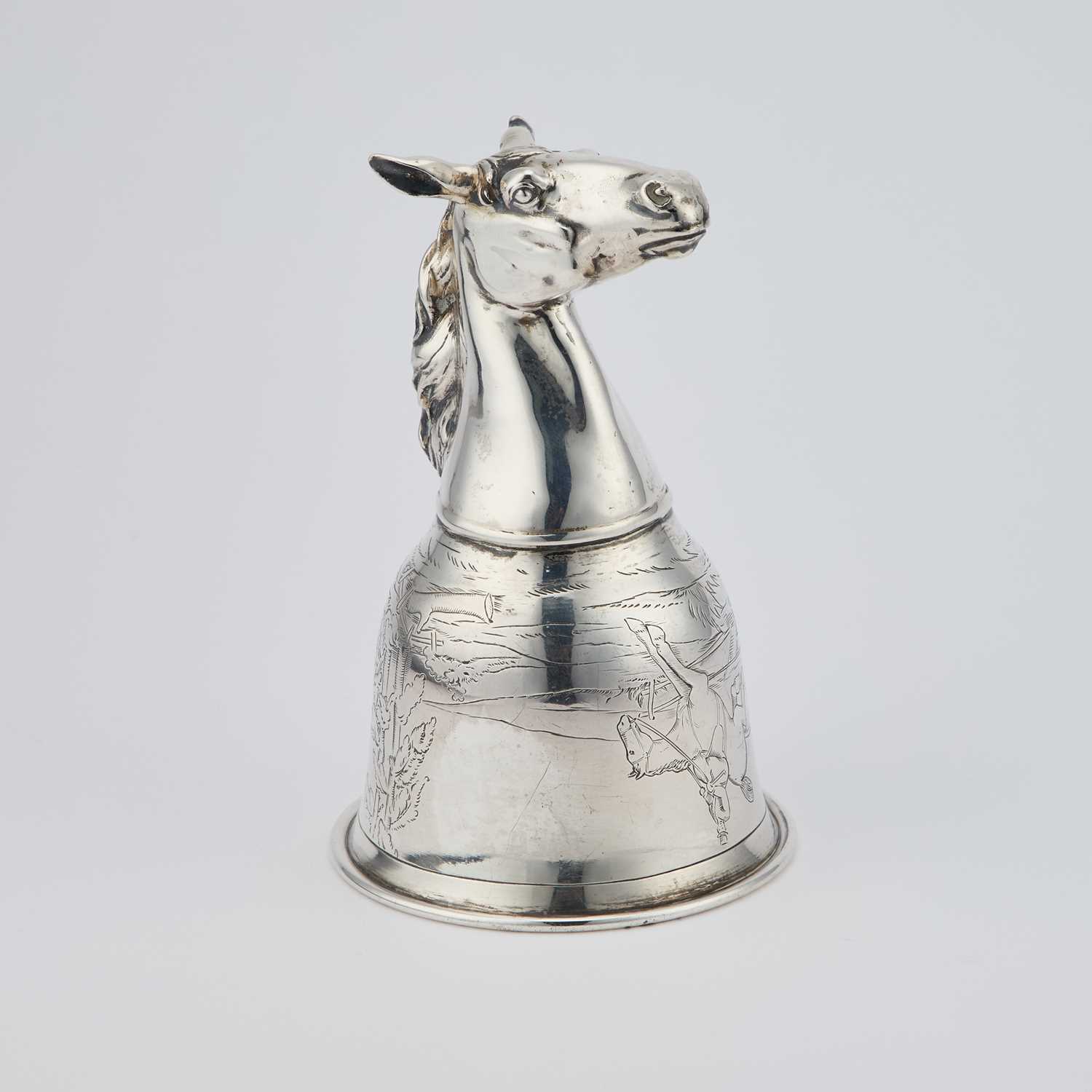 AN EARLY 20TH CENTURY GERMAN SILVER STIRRUP CUP - Image 2 of 3