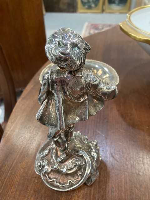 A PAIR OF 19TH CENTURY CONTINENTAL SILVER-PLATED CAST FIGURAL SALTS - Image 4 of 5