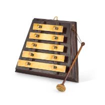 AN EARLY 20TH CENTURY WALL XYLOPHONE