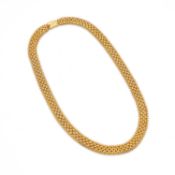 A YELLOW METAL COLLAR