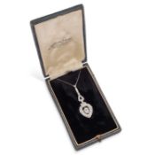 A DIAMOND PENDANT NECKLACE