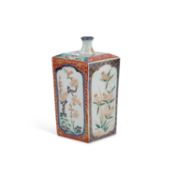 A JAPANESE IMARI TOKKURI BOTTLE, CIRCA 1700