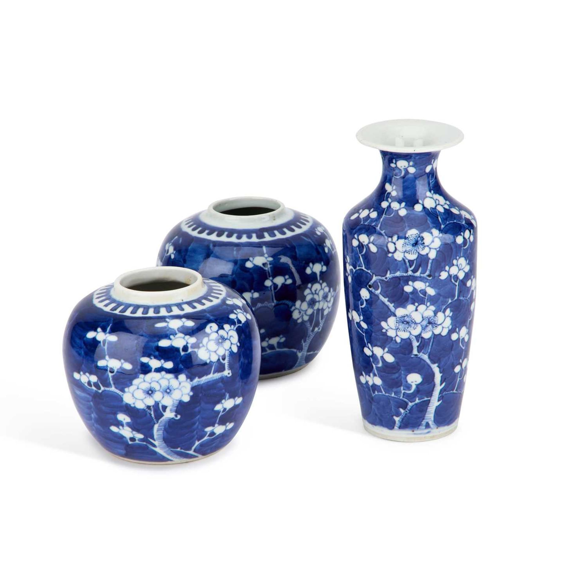 A CHINESE BLUE AND WHITE PRUNUS VASE AND TWO GINGER JARS, LATE 19TH/EARLY 20TH CENTURY