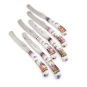 A SET OF SIX 19TH CENTURY PORCELAIN-HANDLED KNIVES