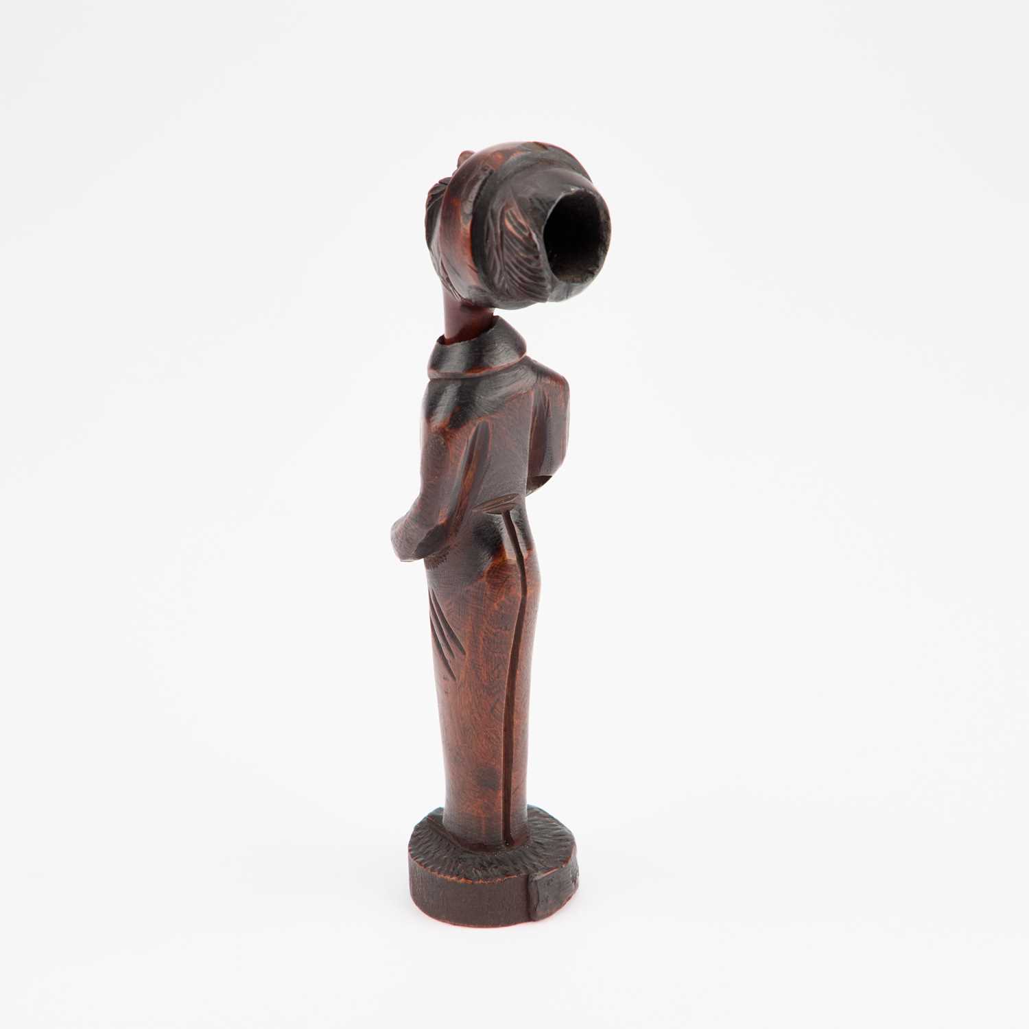 A 19TH CENTURY FIGURAL TREEN PIPE HOLDER - Image 2 of 2