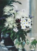 GILLIAN HAZELDINE (MODERN) STILL LIFE OF FLOWERS IN A VASE