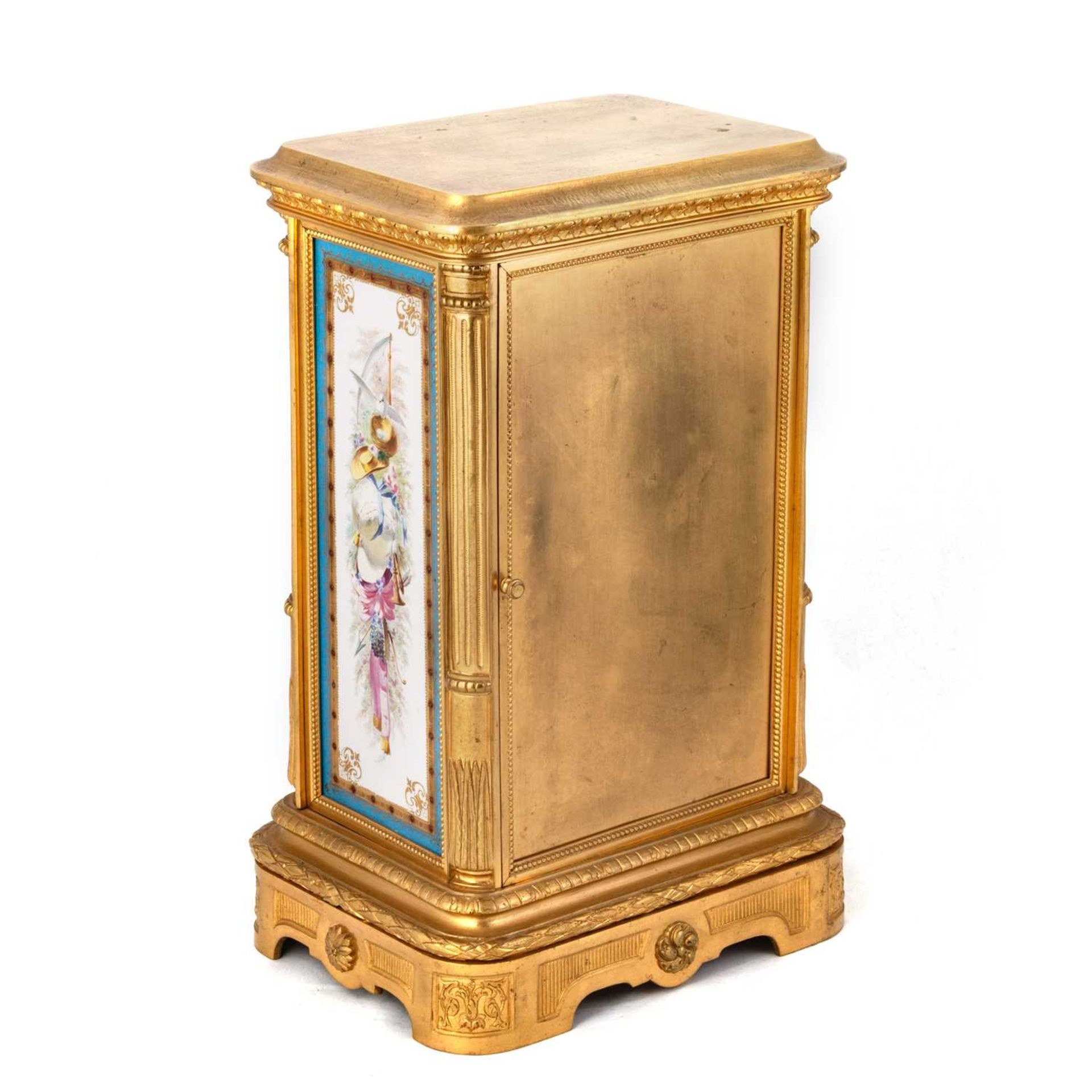 A LARGE FRENCH ORMOLU AND PORCELAIN TABLE CLOCK, CIRCA 1870, RETAILED BY TIFFANY & CO, NEW YORK - Image 3 of 3