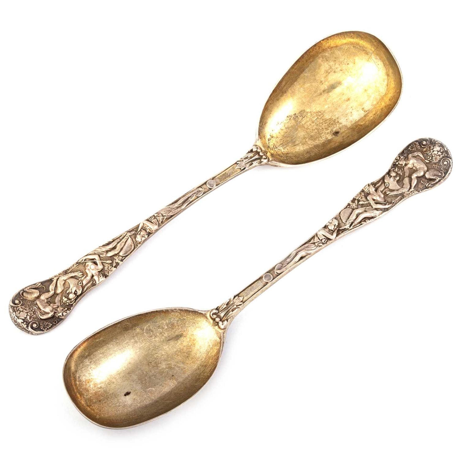 A PAIR OF VICTORIAN SILVER SPOONS