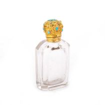 A GOLD-MOUNTED GLASS SCENT BOTTLE