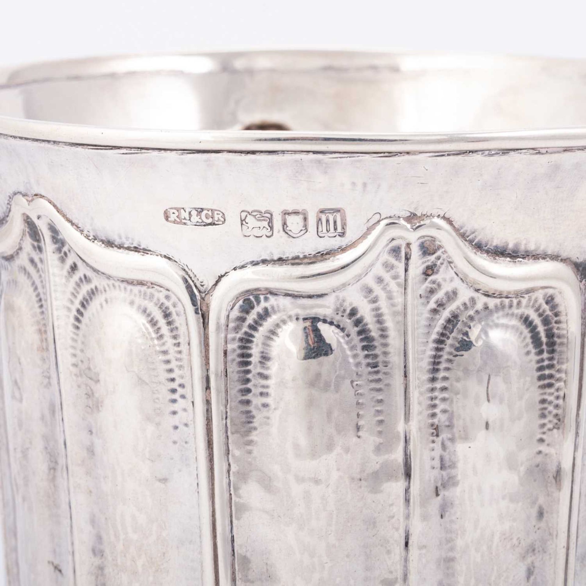 AN ARTS AND CRAFTS SILVER GOBLET - Image 2 of 2