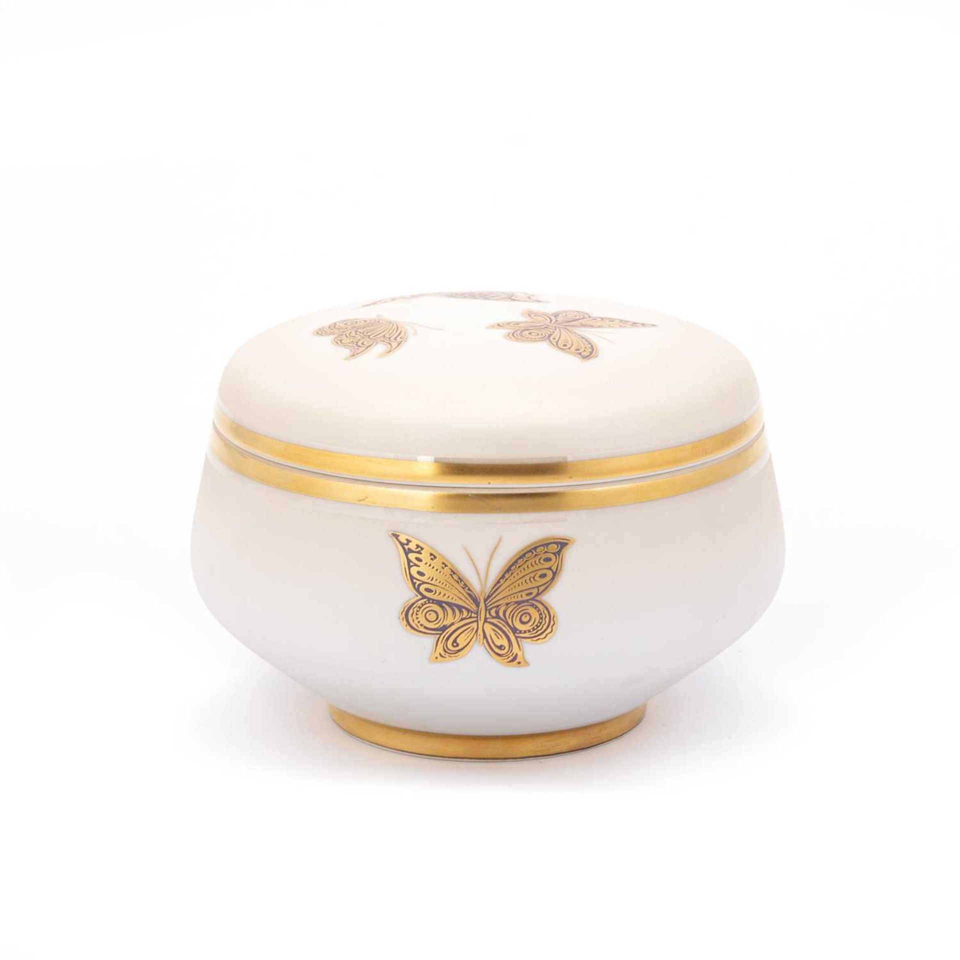 A MID-CENTURY ITALIAN PORCELAIN JEWELLERY BOX BY LONGO, LATE 1960S - Image 2 of 4