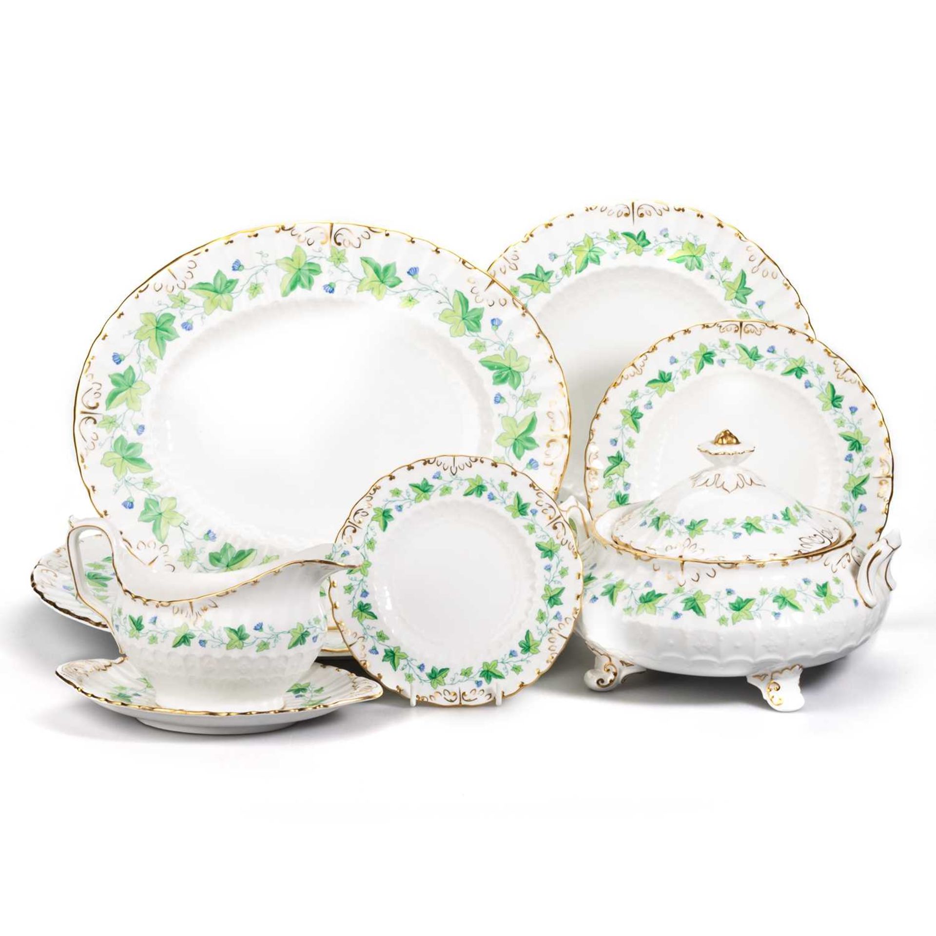 A ROYAL CROWN DERBY 'MEDWAY MAPLE' PATTERN DINNER SERVICE