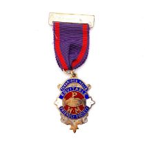 AN ELIZABETH II SILVER AND ENAMEL MASONIC JEWEL