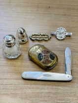 A GEORGE V SILVER AND MOTHER-OF-PEARL FOLDING KNIFE