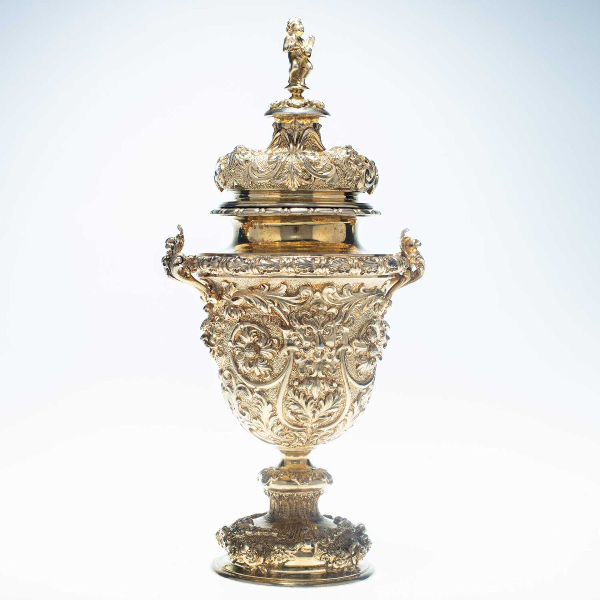 A FINE EDWARDIAN SILVER-GILT CUP AND COVER