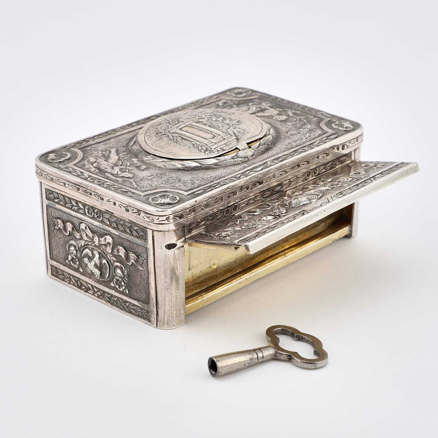 A GERMAN SILVER SINGING BIRD BOX - Image 6 of 6