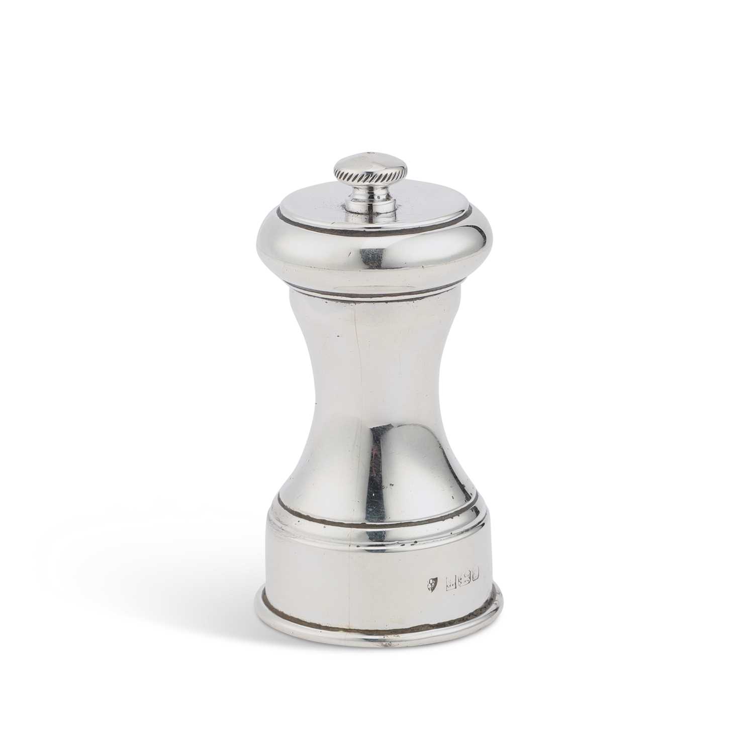 AN ELIZABETH II SILVER PEPPER GRINDER