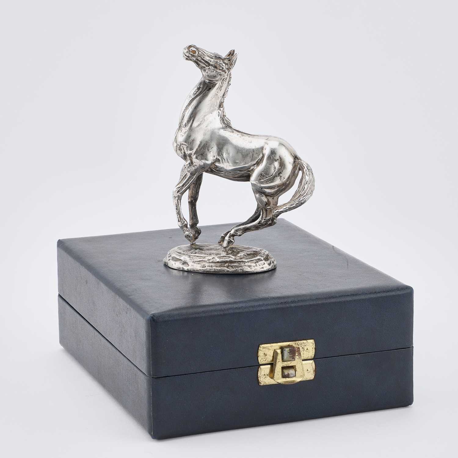 LORNE MCKEAN: AN ELIZABETH II SILVER MODEL OF A HORSE - Image 2 of 4