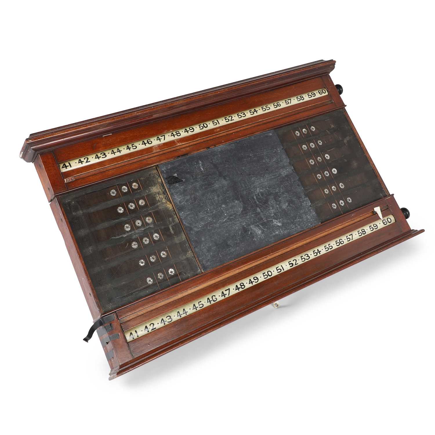 A MAHOGANY SNOOKER SCOREBOARD, CIRCA 1900