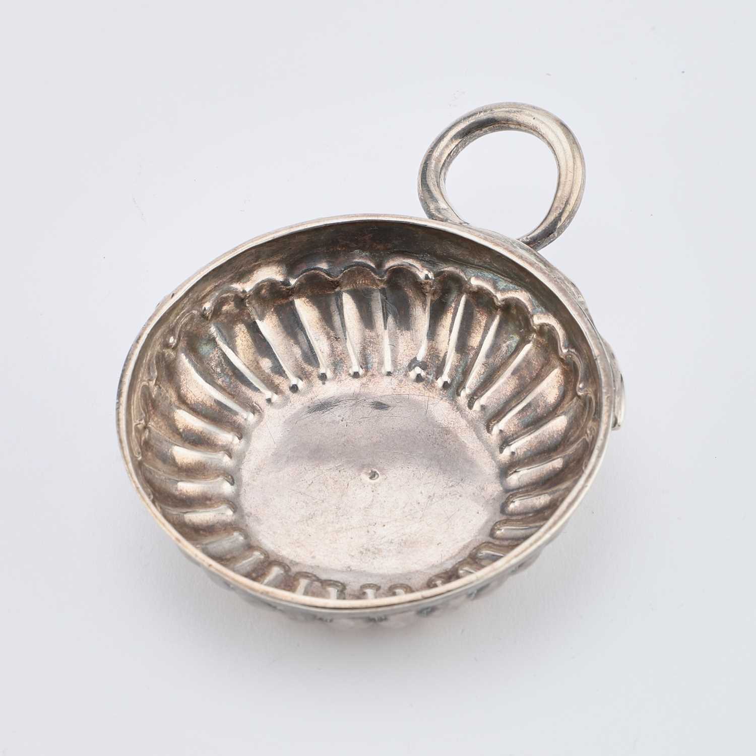 AN 18TH CENTURY FRENCH SILVER WINE TASTER - Image 2 of 3