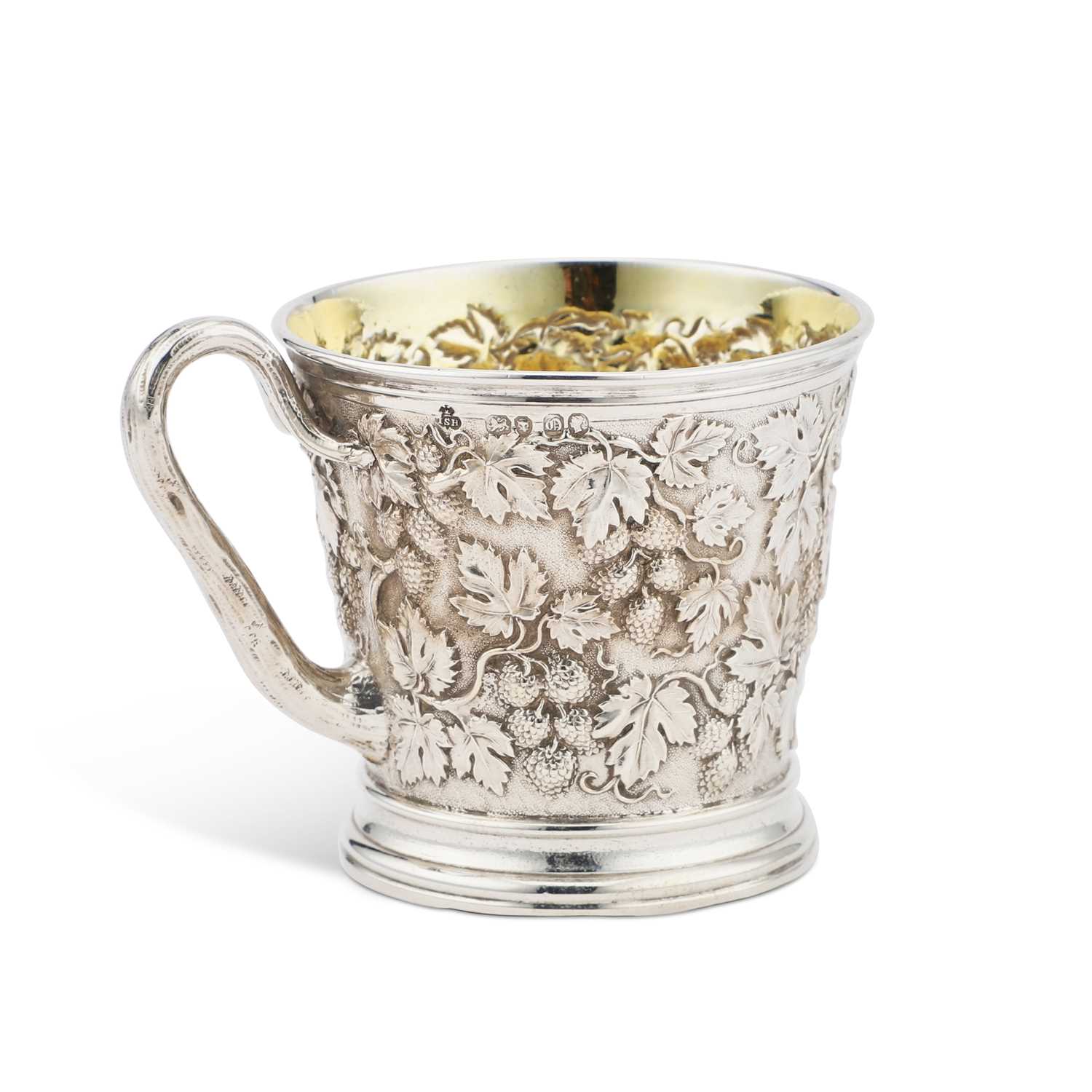 A VICTORIAN SILVER MUG