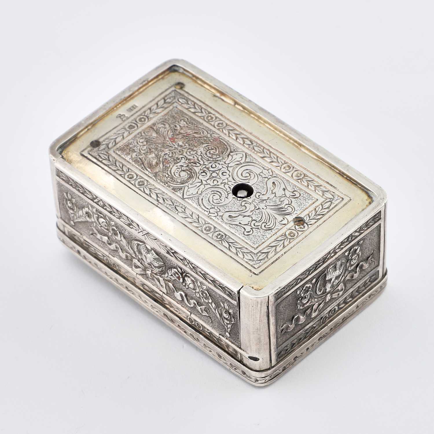 A GERMAN SILVER SINGING BIRD BOX - Image 5 of 6