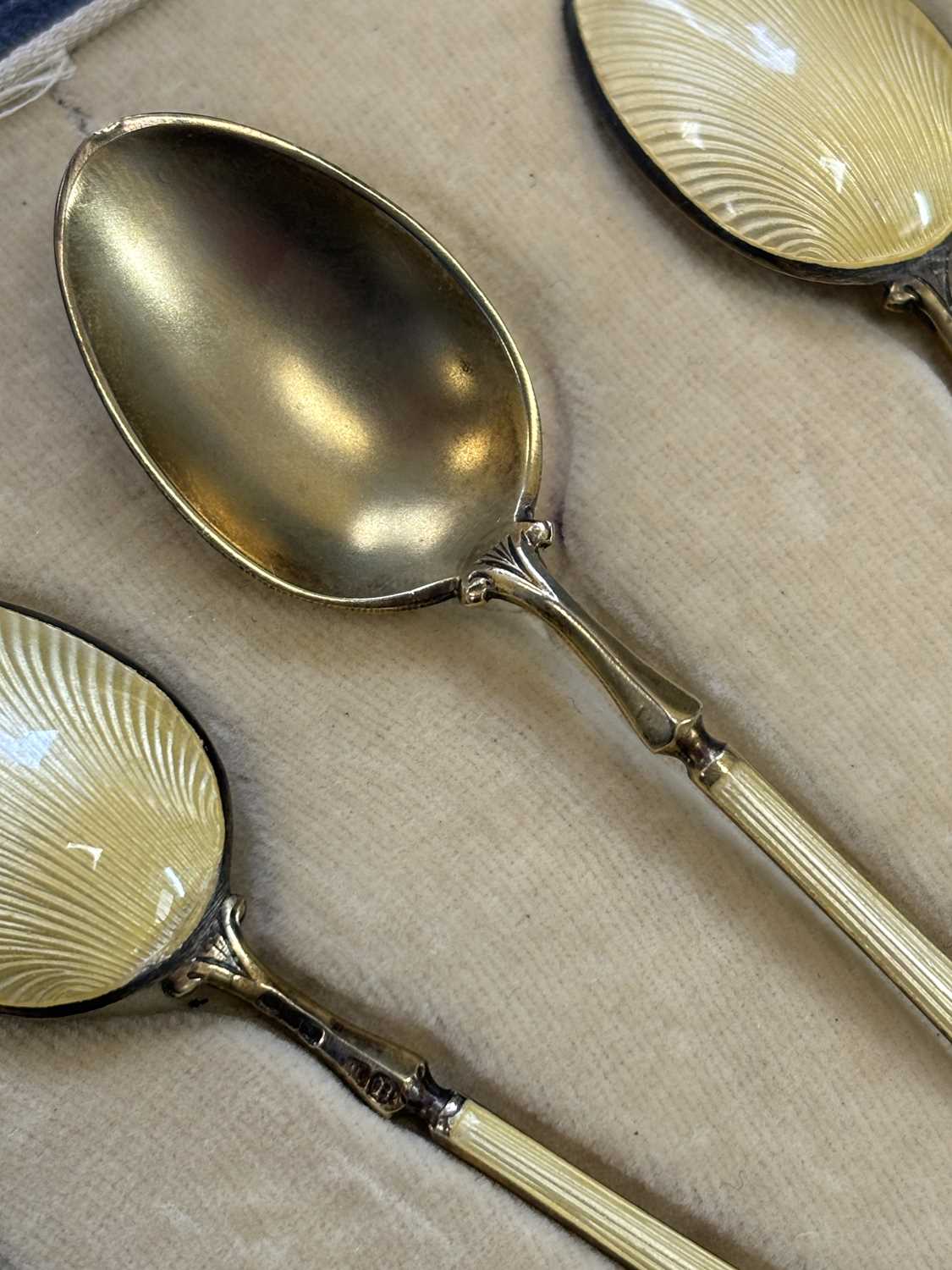 A SET OF SIX GEORGE V SILVER-GILT ENAMEL SPOONS - Image 8 of 8