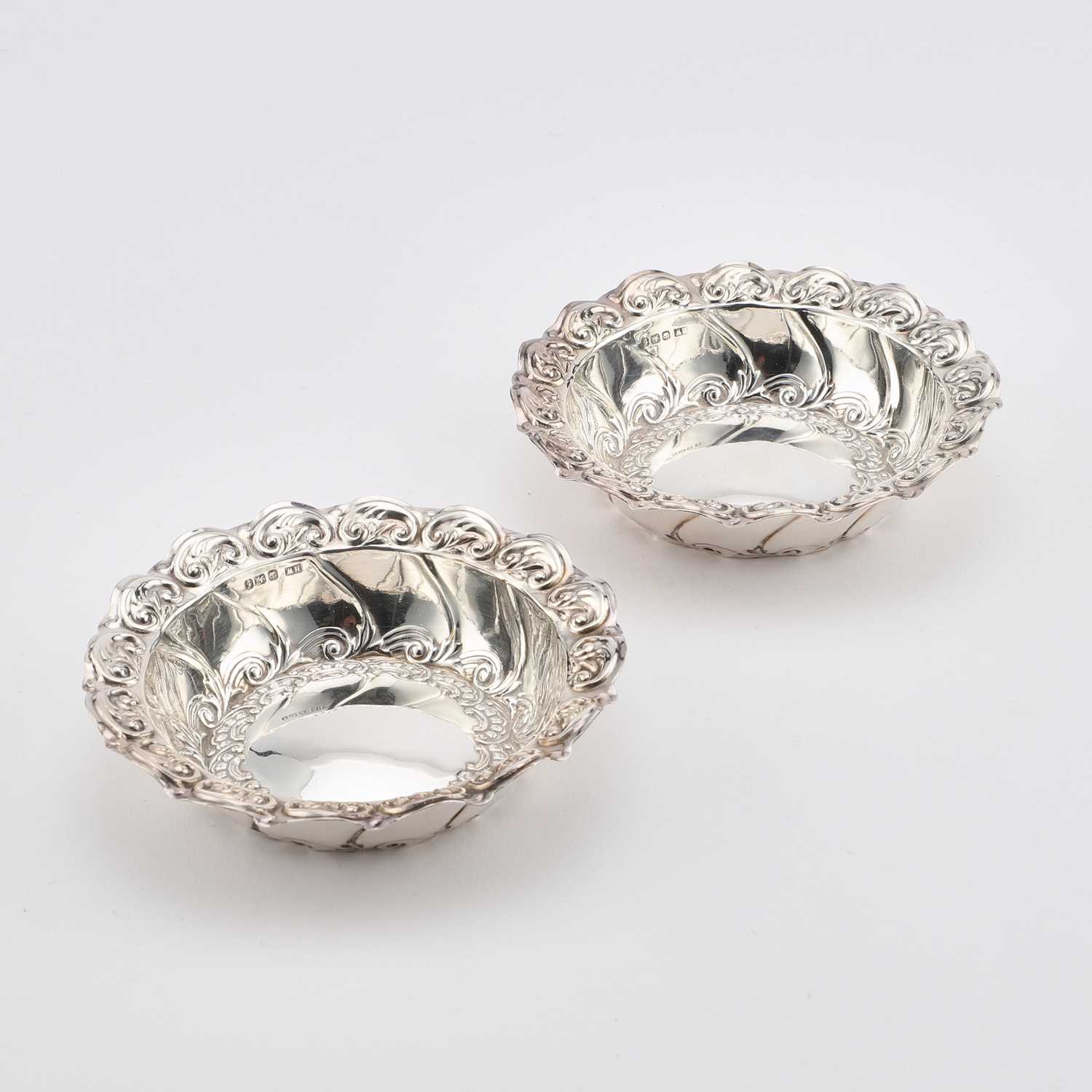 A PAIR OF VICTORIAN SILVER BOWLS - Image 2 of 2