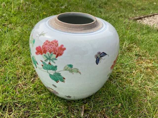 A 19TH CENTURY CHINESE FAMILLE ROSE GINGER JAR - Image 5 of 7