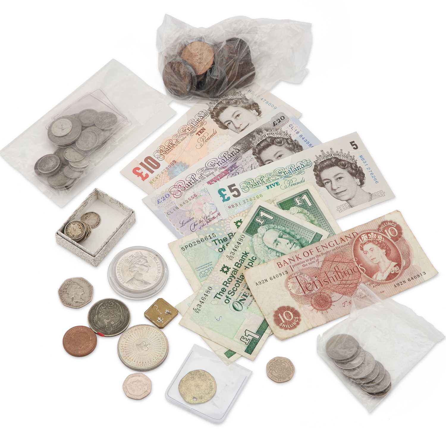 A COLLECTION OF COINS AND BANKNOTES